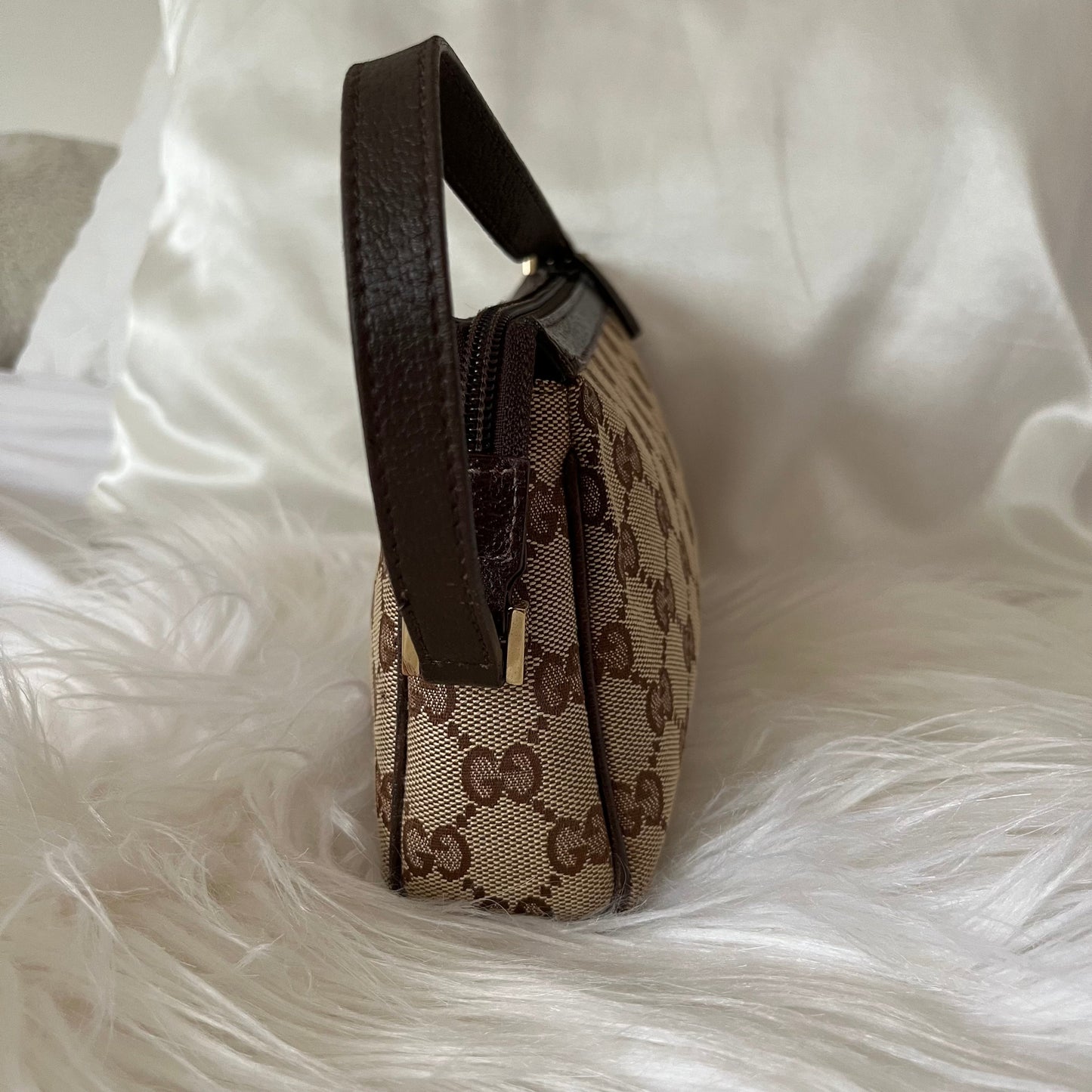 Gucci Abbey Double G Pochette