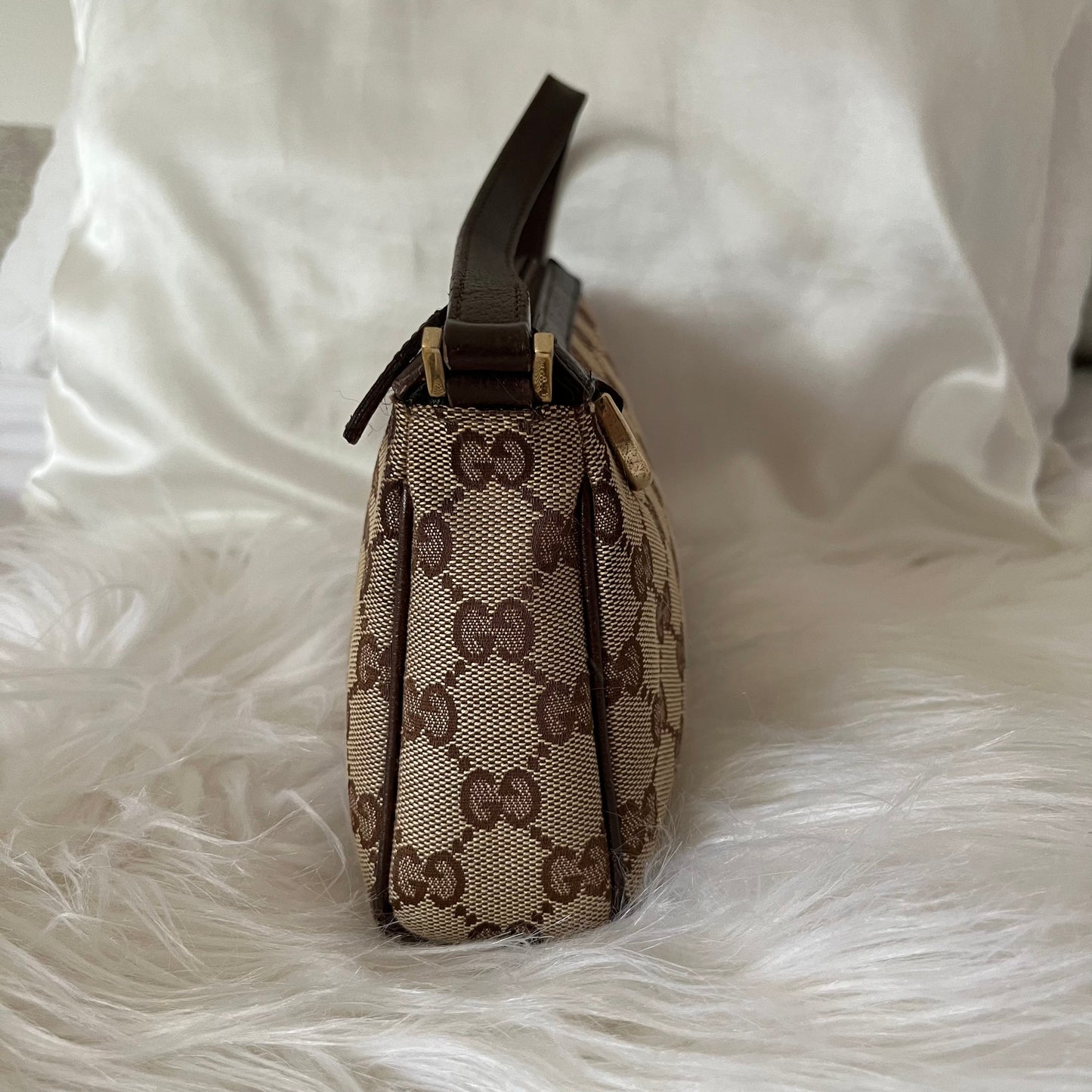 Gucci Abbey Double G Pochette